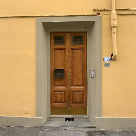 Apartment Lusa's Garden House Florence